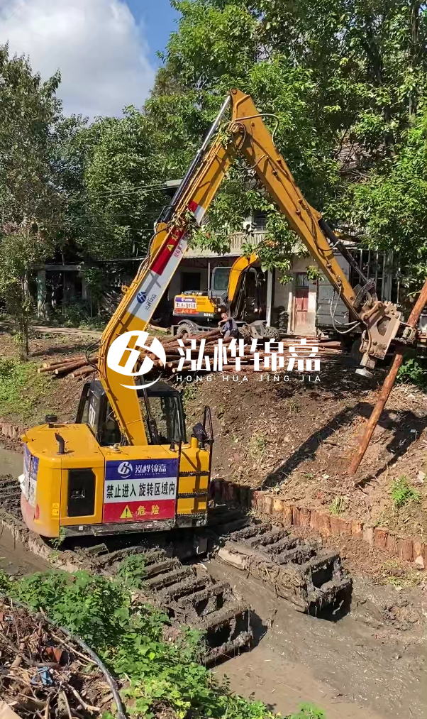 新余河道清淤專業(yè)施工-水陸挖掘機(jī)河道清淤的方式？