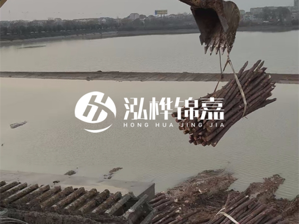 包工包料和清工施工哪種更劃算？1000根松木樁正常施工周期要多久？