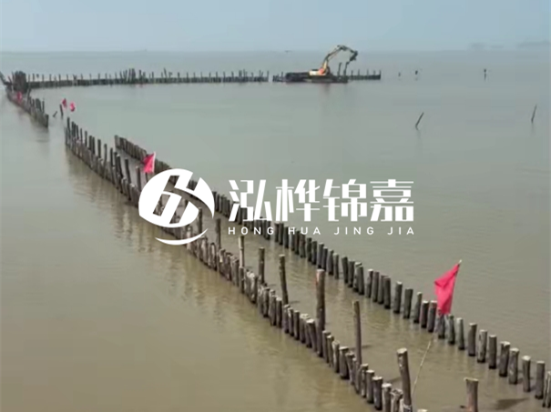 河道護坡打樁對河岸保護有何作用？河道松木樁水面需要預留多長？