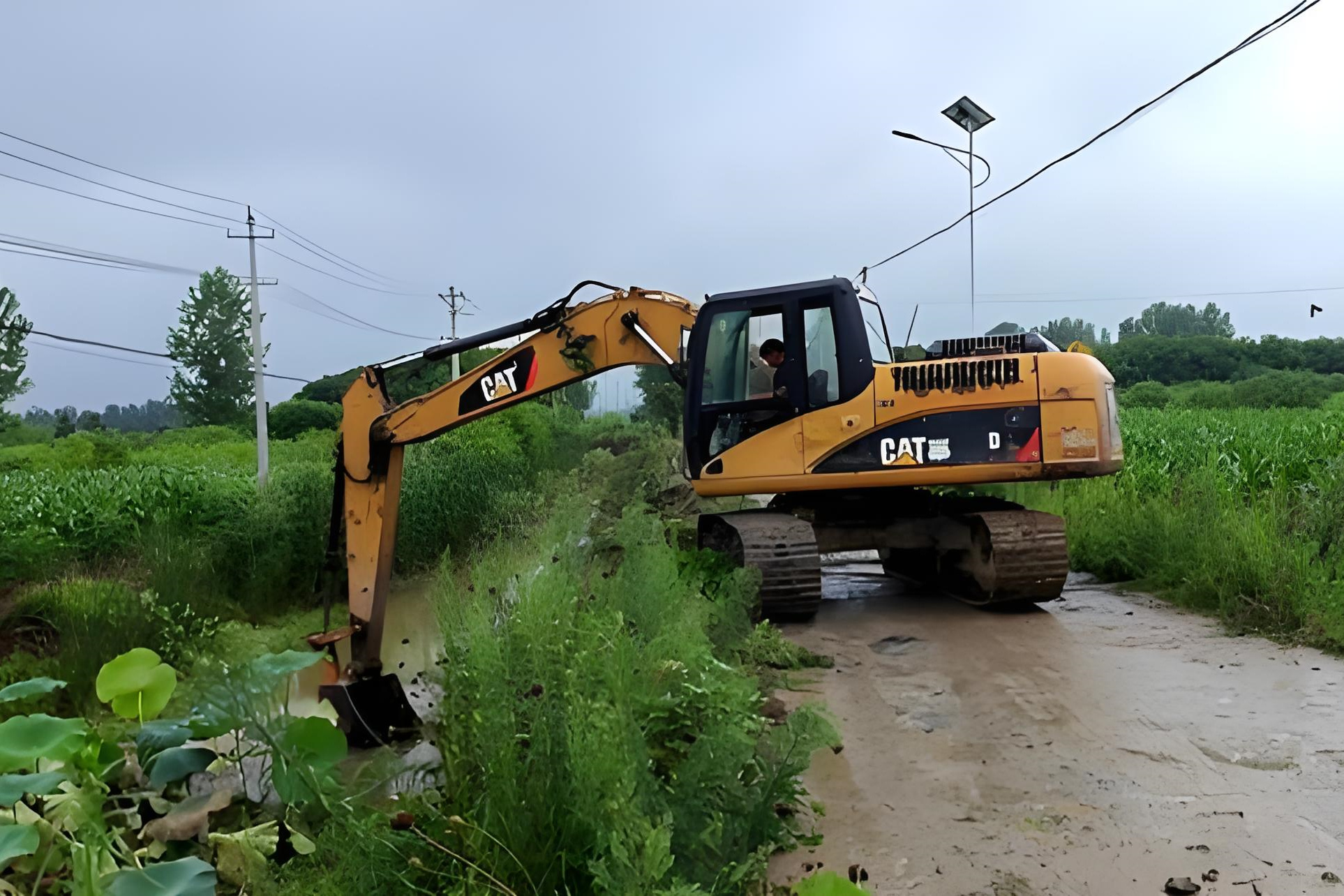 貴州沼澤地灘涂清淤公司有哪些-船挖清淤單價是多少？