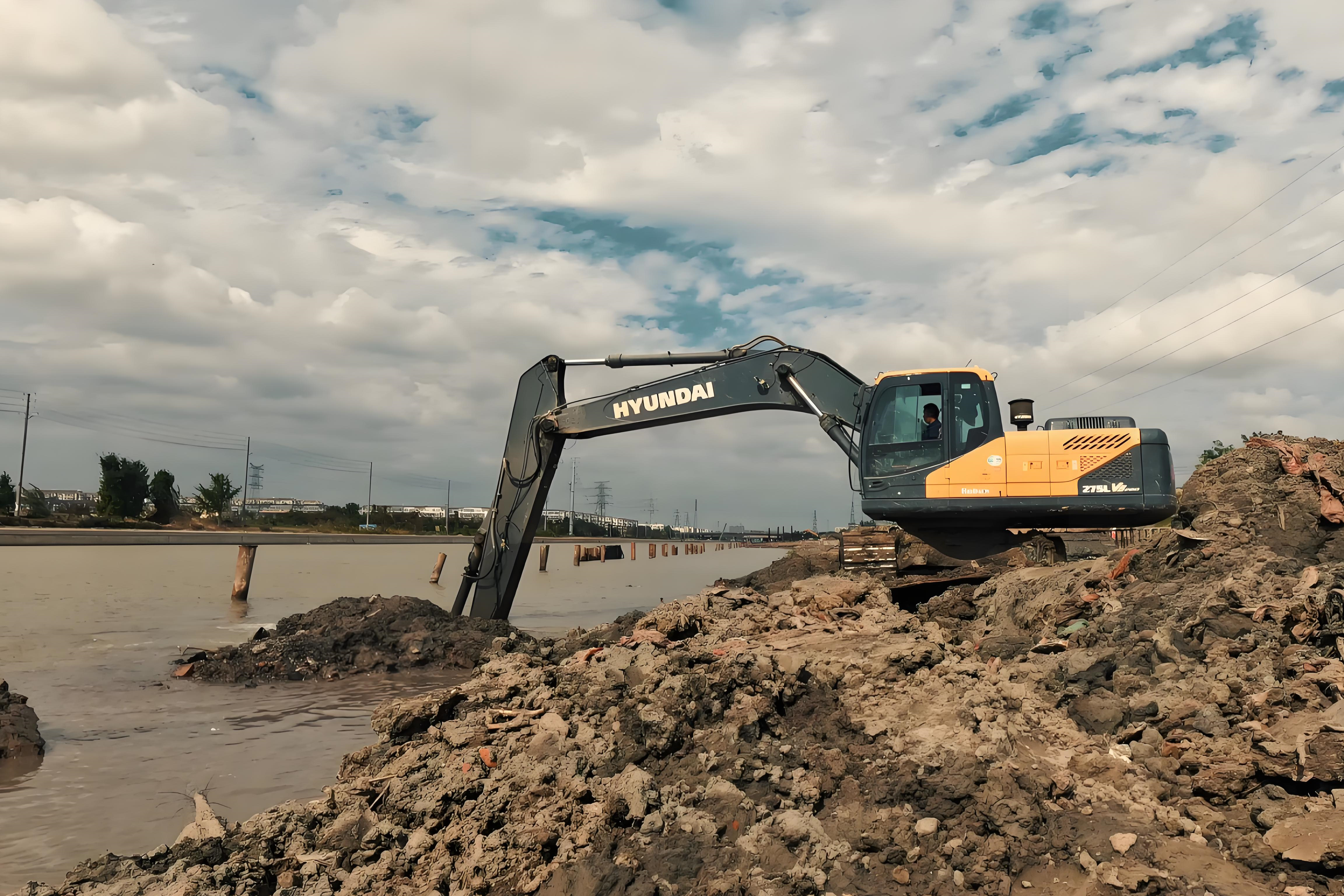 湖北水挖清淤團(tuán)隊(duì)泓樺錦嘉-水上挖機(jī)能在深水工作嗎？