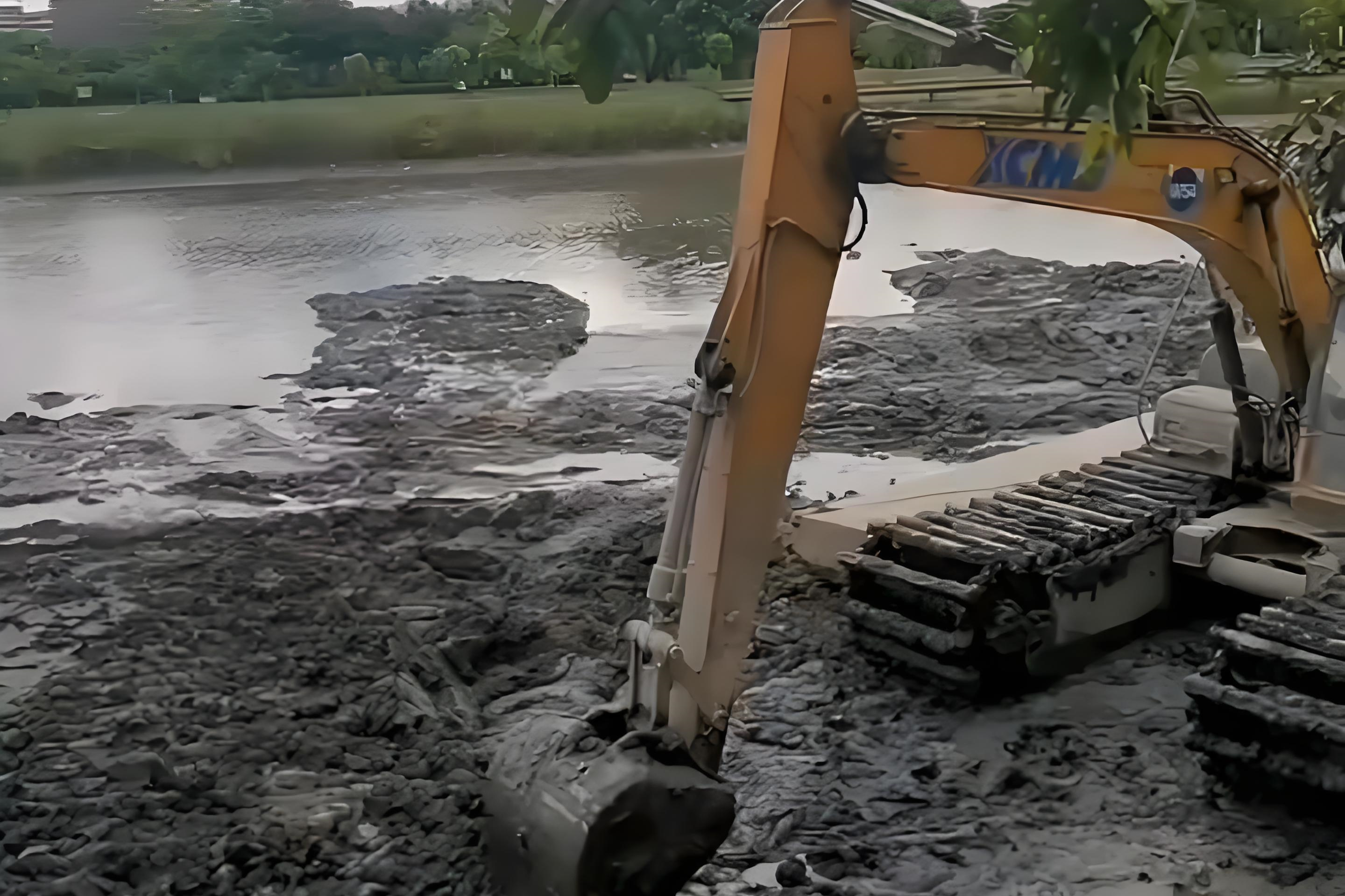 廣東東莞挖機(jī)清淤施工隊(duì)-水塘清淤需要請專業(yè)隊(duì)伍嗎？