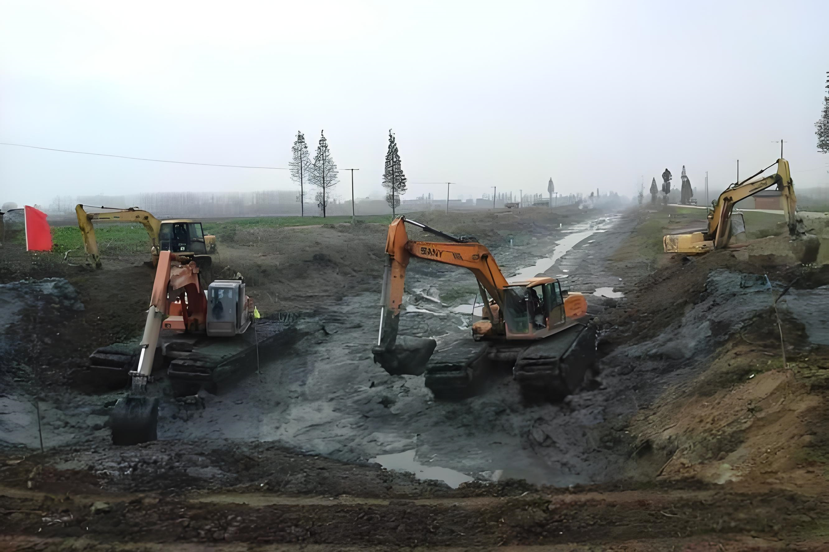 浙江溫州挖機(jī)清淤施工隊(duì) - 沼澤地清淤可否用長臂挖機(jī)替代人工？