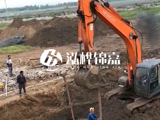 松木樁批發(fā)廠家泓樺錦嘉 - 生態(tài)河道木樁施工需要注意什么？