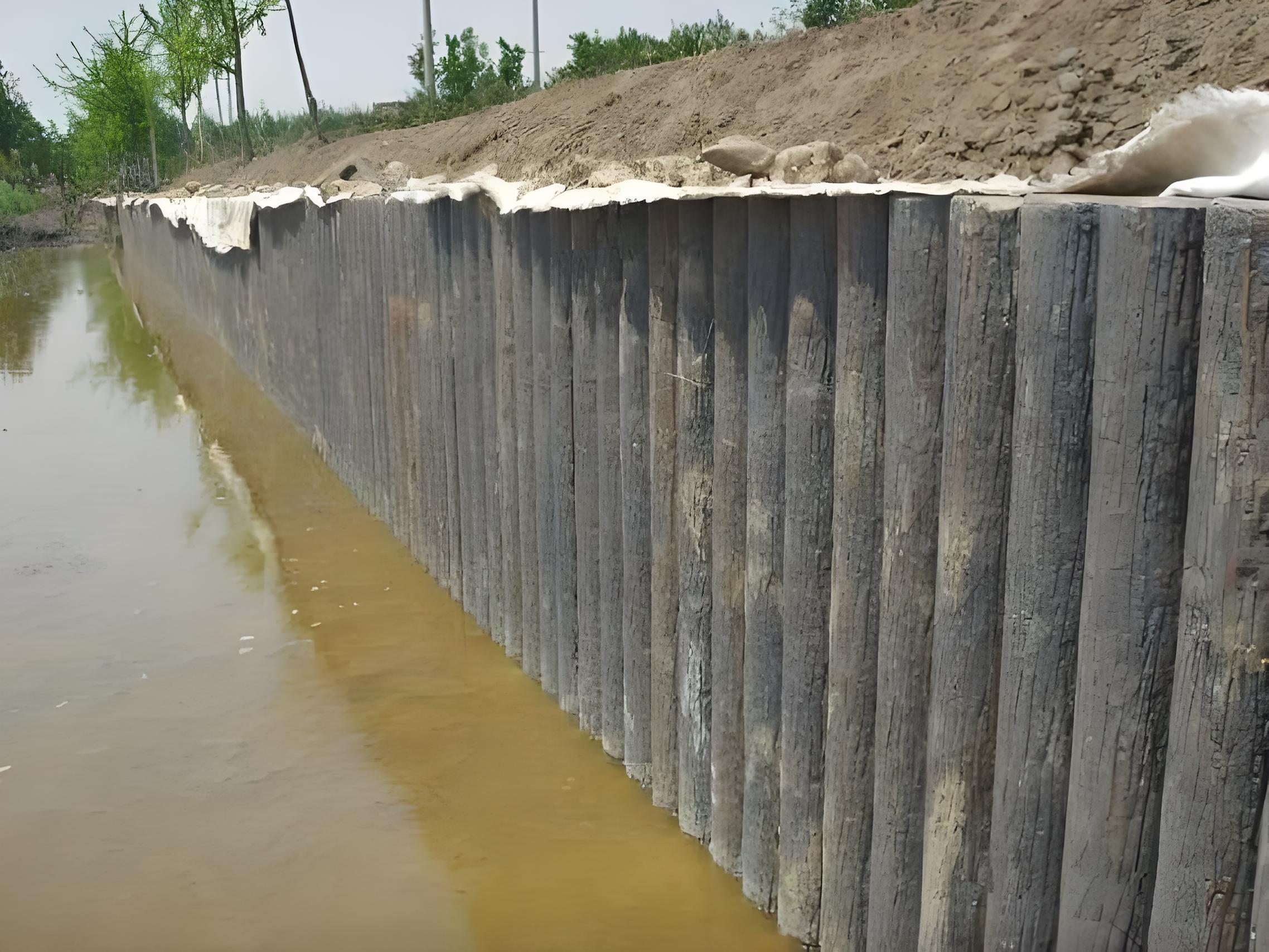 水泥仿木樁施工隊(duì)泓樺錦嘉-河道仿木樁的安裝價格是多少？