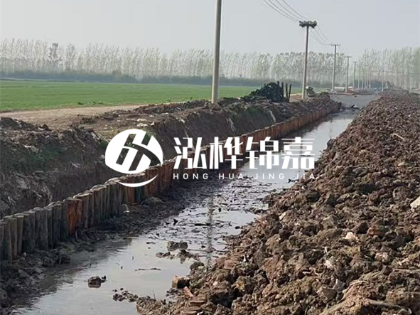 松木樁施工隊(duì)泓樺錦嘉 - 河道打木樁打多深？